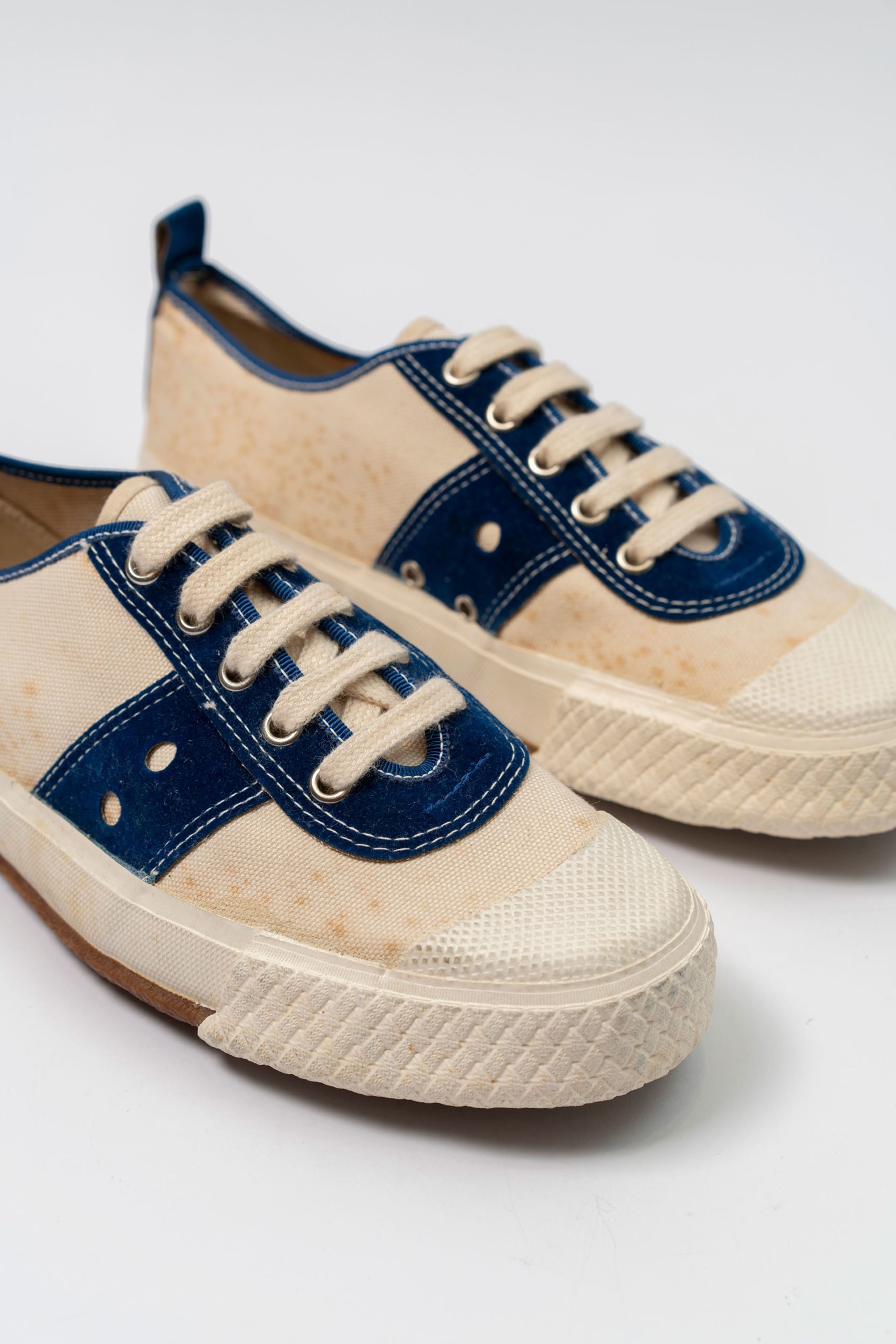 trento-panna-velluto-blu-sneakers-vintage-trentovintage-vintagesneakers-duemilanomarittima-letsdue-letsdueit-deadstock-deadstockvintage_05-scaled